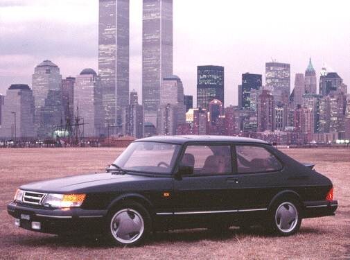 Most Fuel Efficient Luxury Vehicles of 1993 - 1993 Saab 900