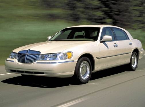 Most Popular Luxury Vehicles of 2002 - 2002 Lincoln Town Car
