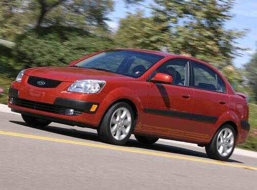 Most Fuel Efficient Sedans of 2008 - 2008 Kia Rio