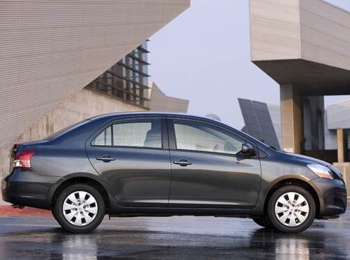Most Fuel Efficient Sedans of 2009 - 2009 Toyota Yaris