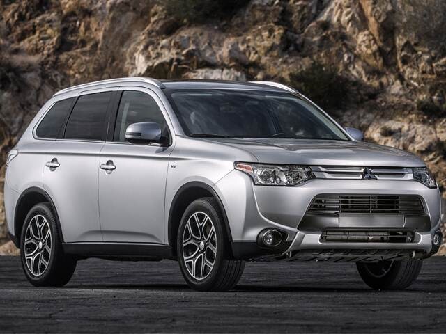 10 Most Affordable 3-Row Vehicles (2015) - 2015 Mitsubishi Outlander