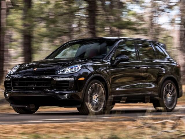 Most Popular Luxury Vehicles of 2018 - 2018 Porsche Cayenne
