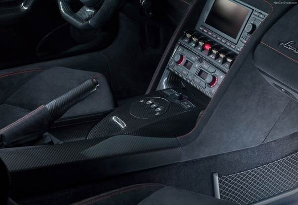 2013-lamborghini-gallardo-edizione-technica-interior-detail-600-001