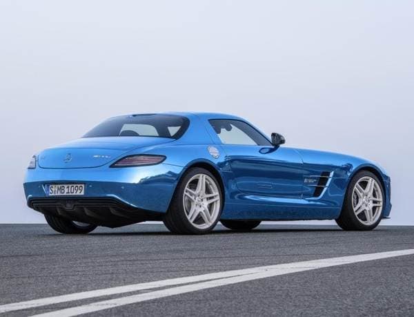 2014-mercedes-benz-amg-sls-e-cell-rear-static-600-001