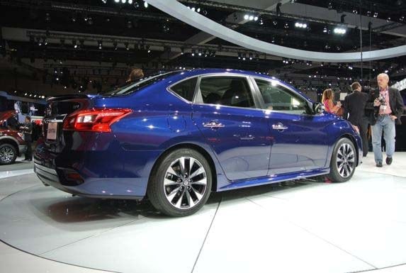 Nissan Sentra Rims >> 2016 Nissan Sentra Refreshed - Kelley Blue Book Nissan Sentra Rims >> 2016 Nissan Sentra Refreshed - Kelley Blue Book