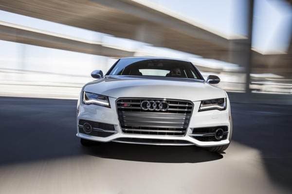 13s740tfsi_01_hrgb__mid-600-001