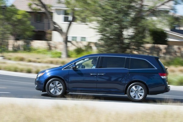 Photo Gallery: Minivan Best Buy of 2015 6