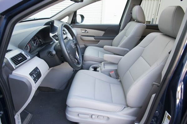 Photo Gallery: Minivan Best Buy of 2015 18