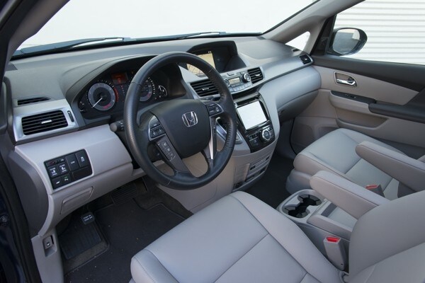 Photo Gallery: Minivan Best Buy of 2015 19