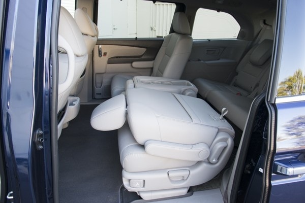 Photo Gallery: Minivan Best Buy of 2015 34