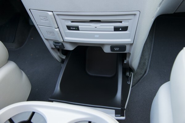 Photo Gallery: Minivan Best Buy of 2015 37