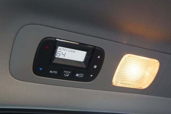 Photo Gallery: Minivan Best Buy of 2015 40