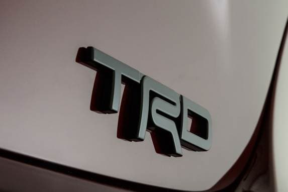 2012sema_avalonburgundy013-600-001