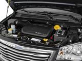 2016 Chrysler Town & Country Engine photo