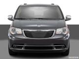 2016 Chrysler Town & Country Low/wide front photo