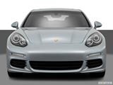 2016 Porsche Panamera Low/wide front photo