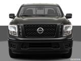2017 Nissan Titan Crew Cab Low/wide front photo