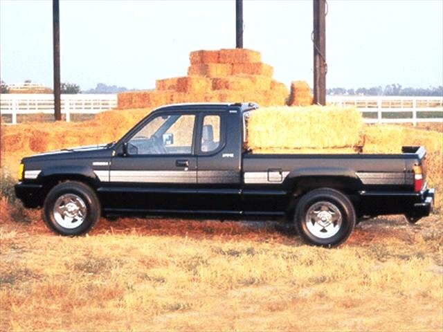 1992-1993 Mitsubishi Mighty Max Macro Cab