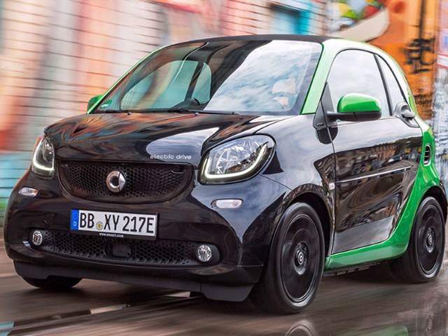 Best Safety Rated Electric Cars Of 2017 Kelley Blue Book Best Safety Rated Electric Cars Of 2017