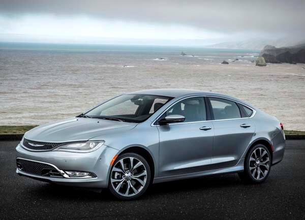 Chrysler to refocus on mainstream American buyers 3