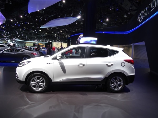 2014 Hyundai Tucson Fuel Cell takes an H2 approach to zero