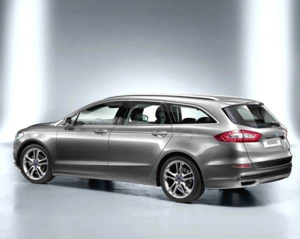 2013-ford-mondeo-wagon-rear-static-600-001