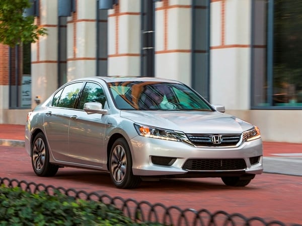 2014 Honda Accord Hybrid First Review: Hitting 50 mpg and Beyond 2
