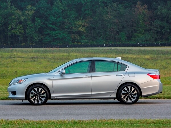 2014 Honda Accord Hybrid First Review: Hitting 50 mpg and Beyond 5