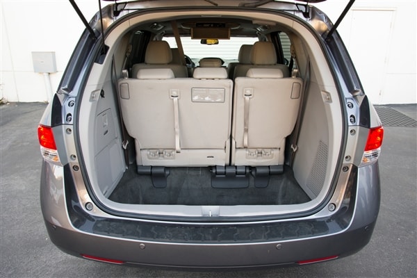 12 Best Family Cars: 2014 Honda Odyssey 10
