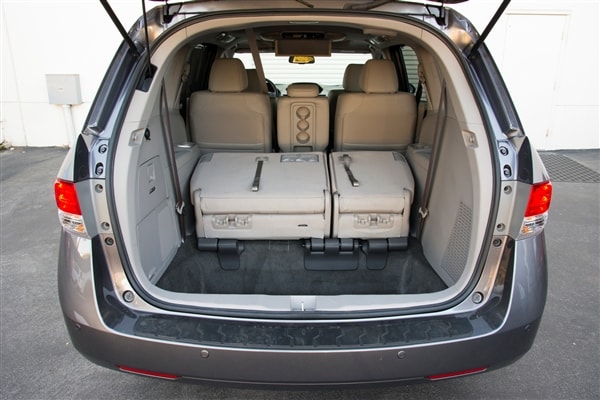 12 Best Family Cars: 2014 Honda Odyssey 8