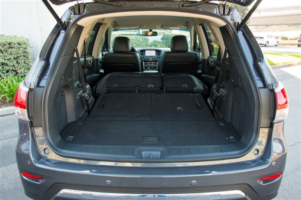 12 Best Family Cars: 2014 Nissan Pathfinder - Kelley Blue Book