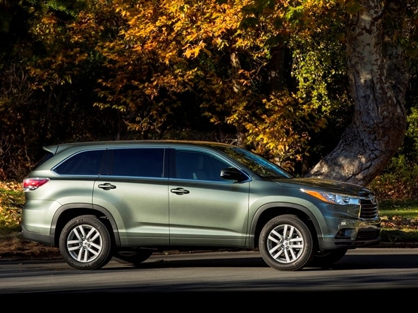 2014 Toyota Highlander First Review: A Solid Competitor In A Solid ...