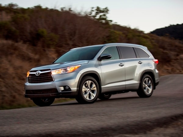 https://file.kbb.com/kbb/images/content/editorial/slideshow/2014-toyota-highlander-first-review-/2014_toyota_highlander_xle_62-600-600-001.jpg