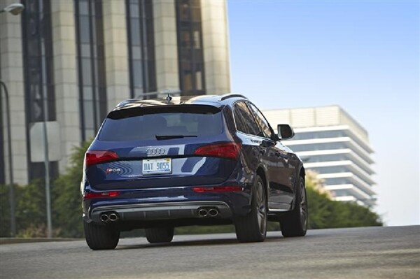 Editors Page 2015 Audi Q5 Kelley Blue Book