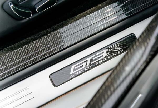2015 Bentley Continental GT3-R brings race pace to the road 15