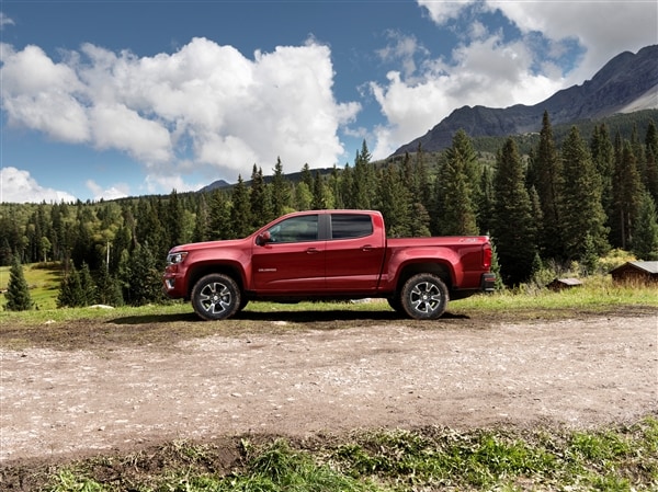 Chevrolet reinvents Colorado midsize pickup truck for 2015 26