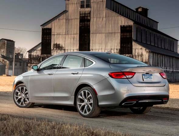 2015 Chrysler 200 earns top safety rating 9