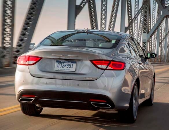 2015 Chrysler 200 earns top safety rating 10