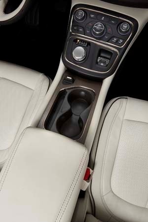 2015 Chrysler 200 First Review: An Entrant (Finally) Fit for a Tough Segment 31