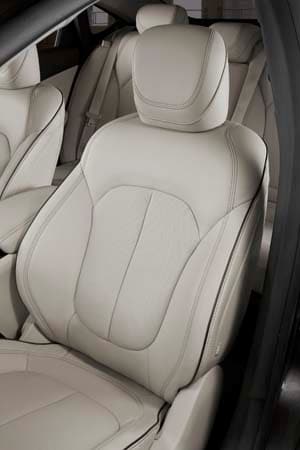 2015 Chrysler 200 First Review: An Entrant (Finally) Fit for a Tough Segment 34