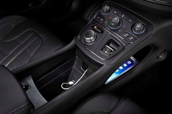 2015 Chrysler 200 First Review: An Entrant (Finally) Fit for a Tough Segment 17