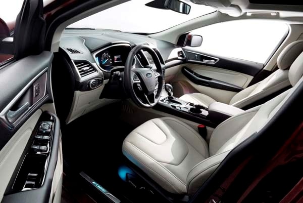 2015-ford-edge-titanium-interior-dash-front-look-in-600-001.jpg