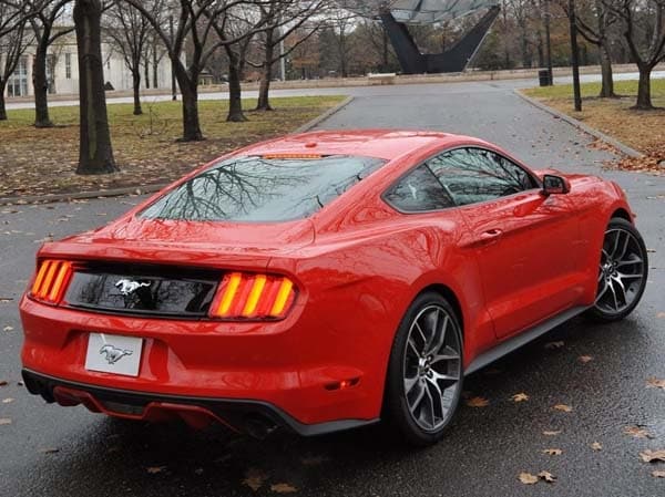 20150ford-mustang-coupe-rear-static-600-