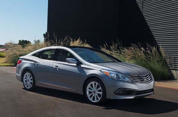2017 Hyundai Azera Limited Quick Take Kelley Blue Book With All The Attention And Ad Money Focused On Redesigned Hyundai Sonata Genesis 2017 Azera Limited Sedan Flies Under Radar In Korean