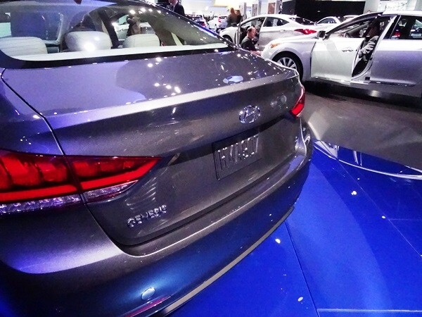 2015 Hyundai Genesis officially unveiled in Detroit 4