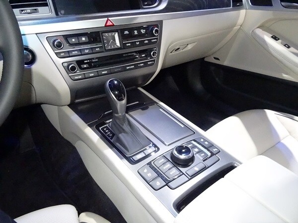 2015 Hyundai Genesis officially unveiled in Detroit 10