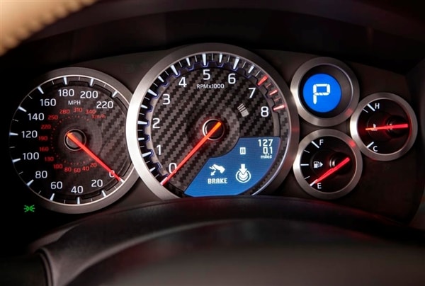 2015 Nissan GT-R cracks the $100,000 mark 8