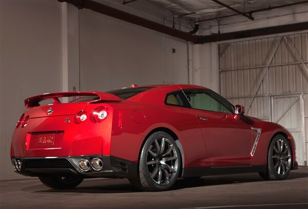 2015 Nissan GT-R cracks the $100,000 mark 1