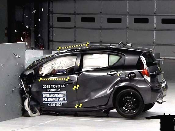 Toyota prius c crash test rating
