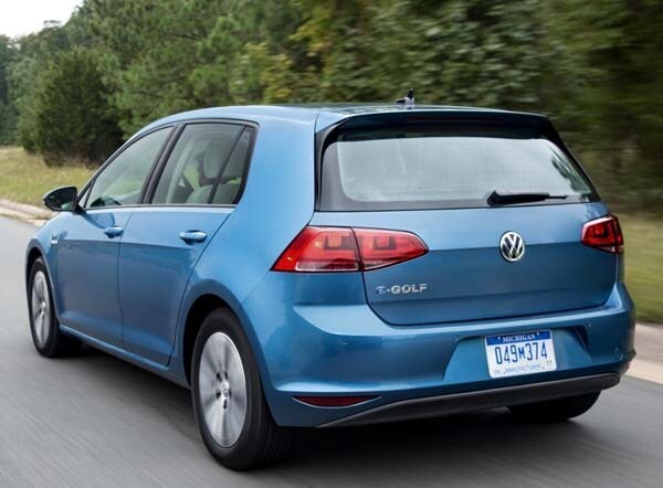2015 Volkswagen e-Golf arrives in November, starts at $36,265 1
